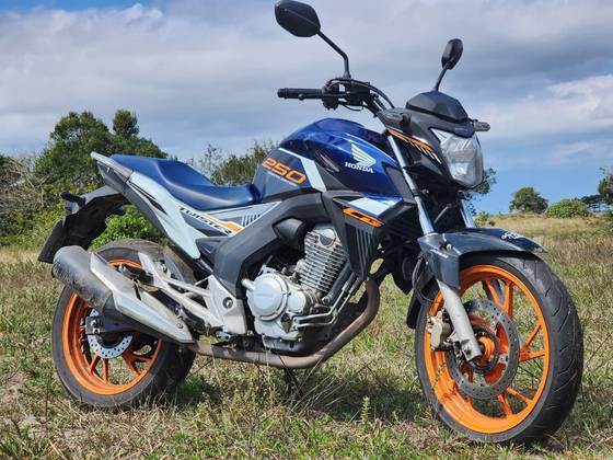 HONDA CB TWISTER SPECIAL EDITION ABS 